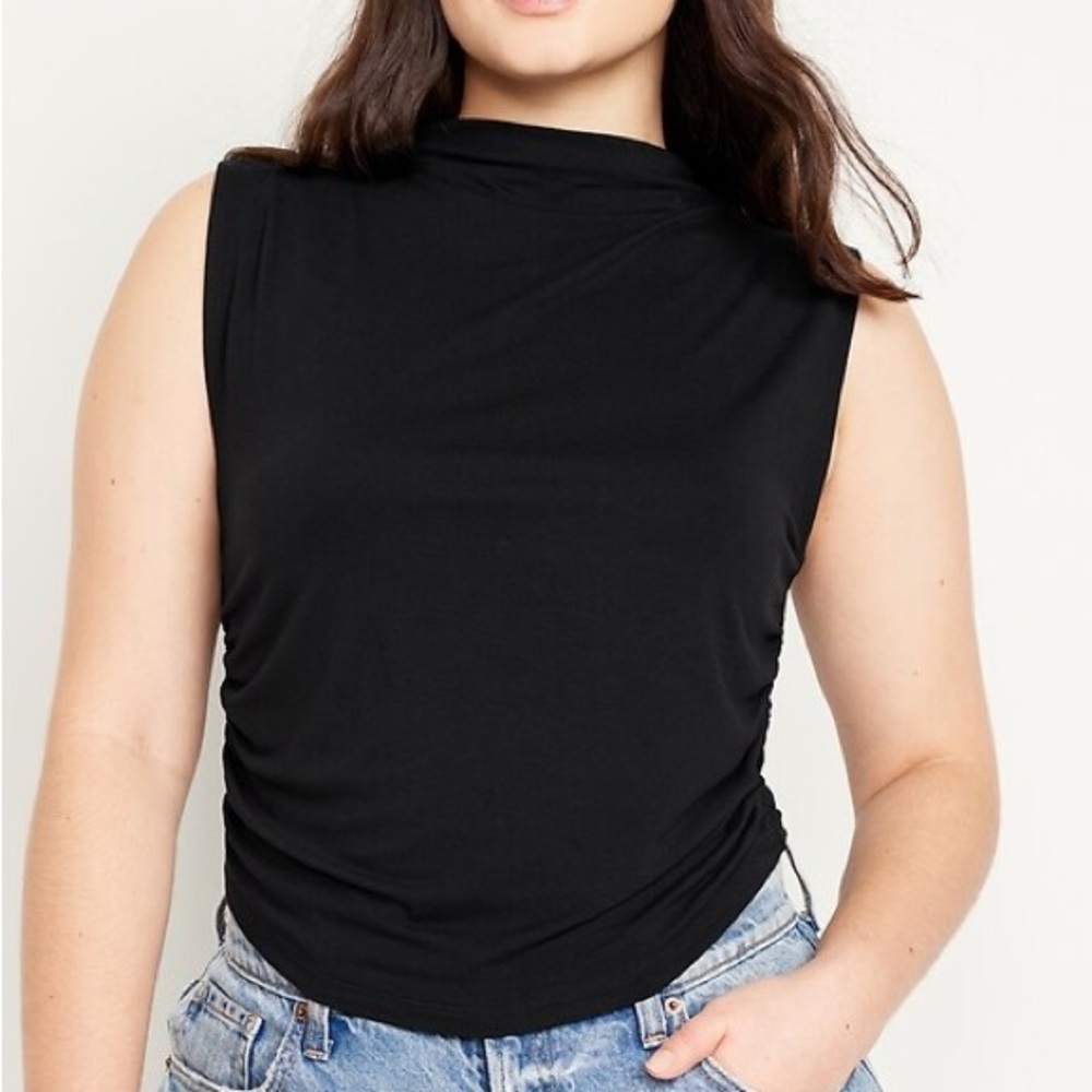 Old Navy Mock-Neck Ruched Top in Black